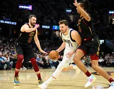 胡金秋刷新里程碑，圣安东尼奥马刺半决赛力克达拉斯独行侠，晋级概率达92％的简单介绍